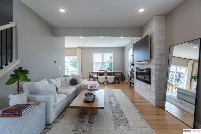 20459 E Street, Omaha, NE 68022