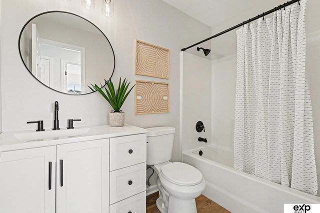 8920 Read Street, Omaha, NE 68122