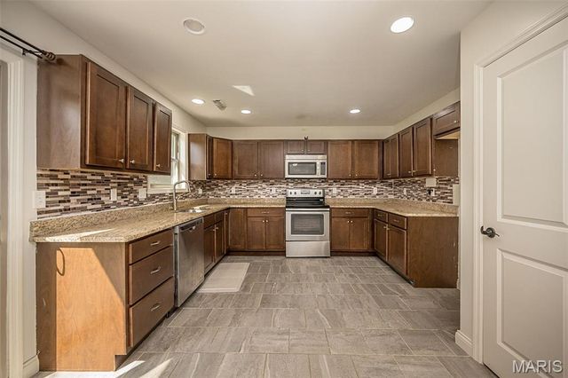 1102 Marathon Drive, Foristell, MO 63348