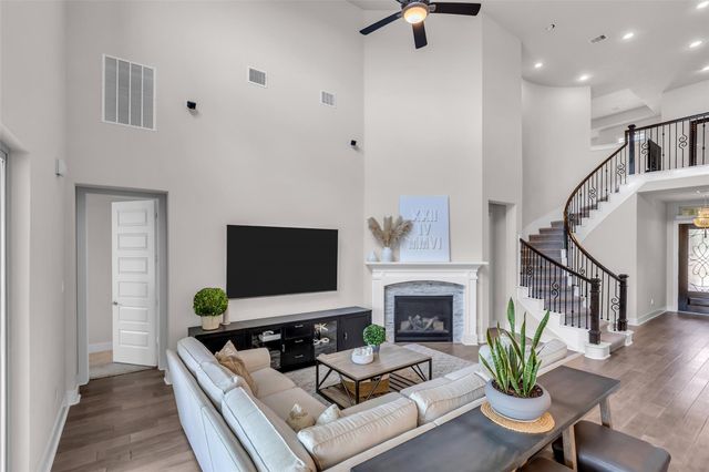 18 Botanical Vista Drive, Tomball, TX 77375