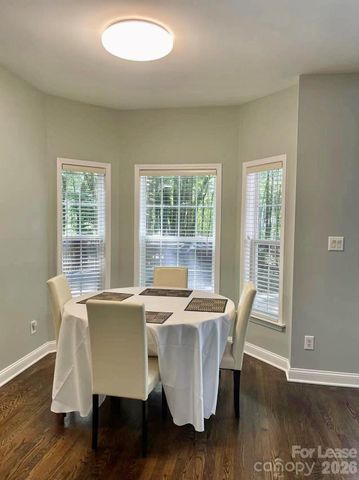 6025 Oakridge Court, Matthews, NC 28104