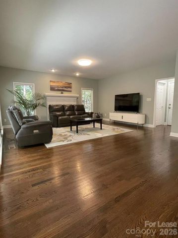 6025 Oakridge Court, Matthews, NC 28104