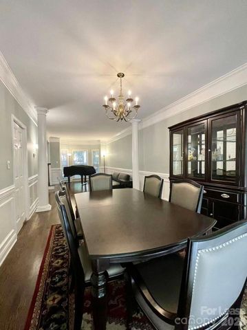 6025 Oakridge Court, Matthews, NC 28104