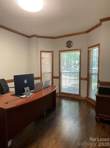 6025 Oakridge Court, Matthews, NC 28104