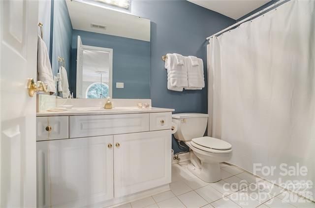 6025 Oakridge Court, Matthews, NC 28104