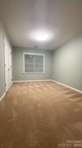 6025 Oakridge Court, Matthews, NC 28104