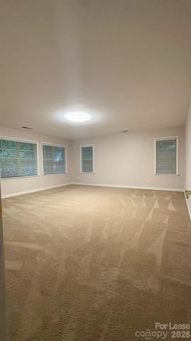 6025 Oakridge Court, Matthews, NC 28104