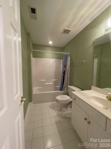 6025 Oakridge Court, Matthews, NC 28104