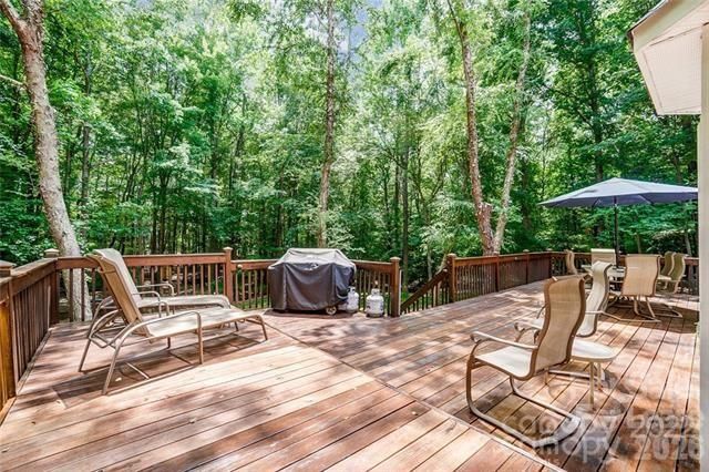 6025 Oakridge Court, Matthews, NC 28104