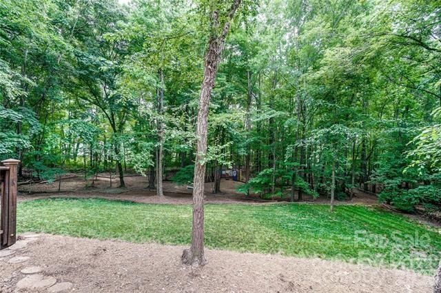 6025 Oakridge Court, Matthews, NC 28104