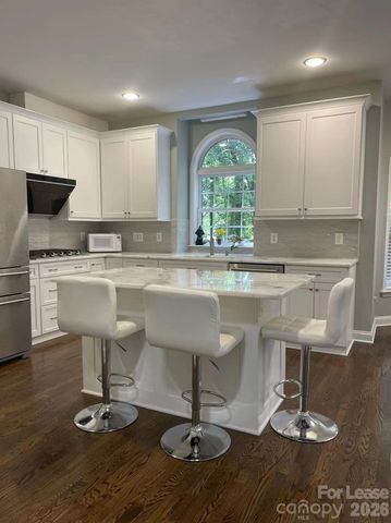 6025 Oakridge Court, Matthews, NC 28104