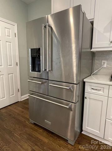 6025 Oakridge Court, Matthews, NC 28104