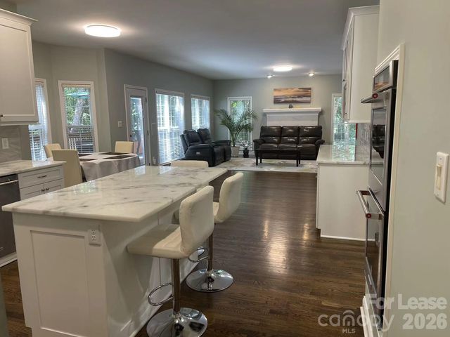 6025 Oakridge Court, Matthews, NC 28104