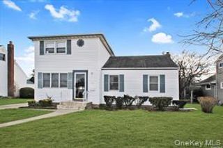 23 Jamaica Avenue, Plainview, NY 11803
