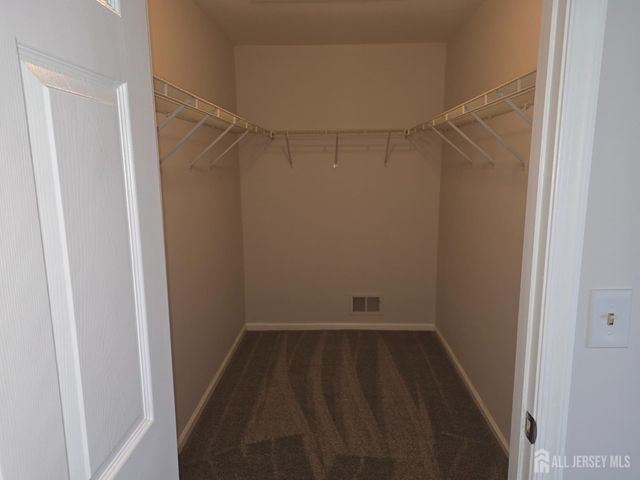 12 Gallop Lane, Franklin, NJ 08873