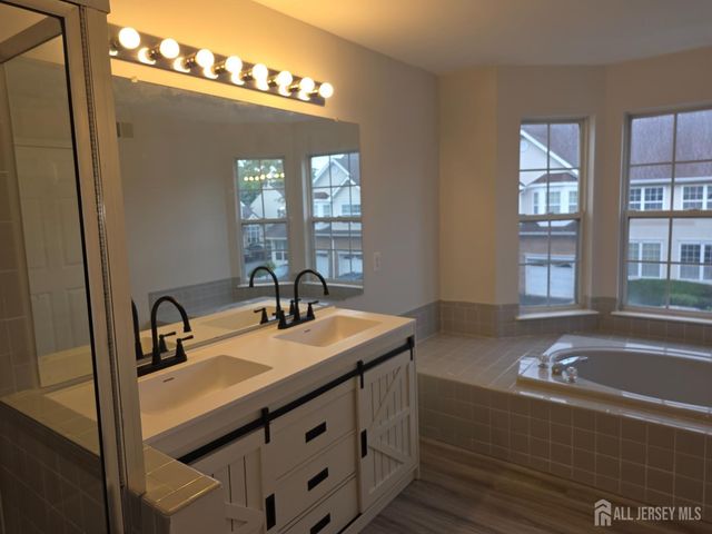 12 Gallop Lane, Franklin, NJ 08873