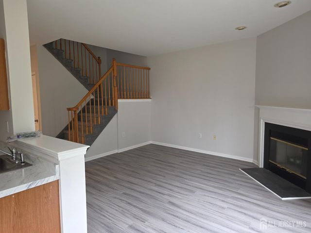 12 Gallop Lane, Franklin, NJ 08873