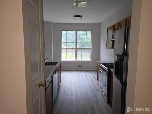 12 Gallop Lane, Franklin, NJ 08873