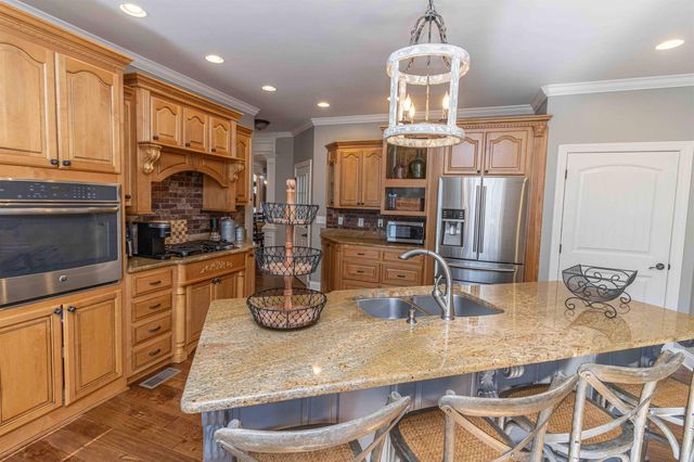 47 FAIRWAY PLACE PL, Selmer, TN 38375