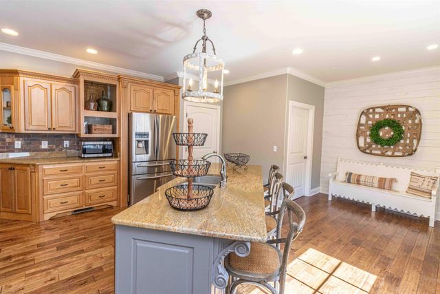 47 FAIRWAY PLACE PL, Selmer, TN 38375