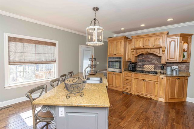 47 FAIRWAY PLACE PL, Selmer, TN 38375