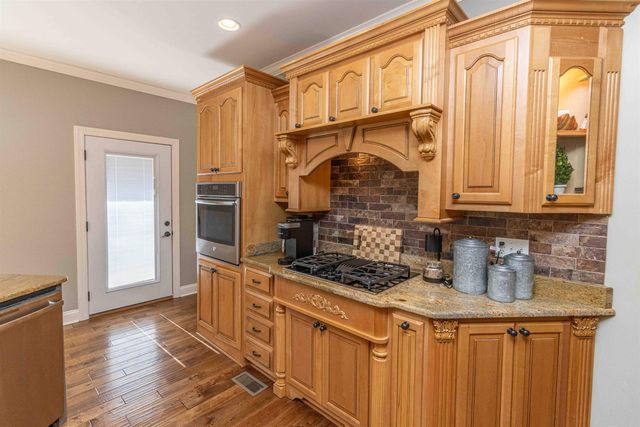 47 FAIRWAY PLACE PL, Selmer, TN 38375