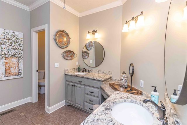 47 FAIRWAY PLACE PL, Selmer, TN 38375