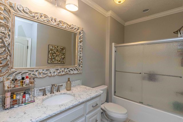 47 FAIRWAY PLACE PL, Selmer, TN 38375