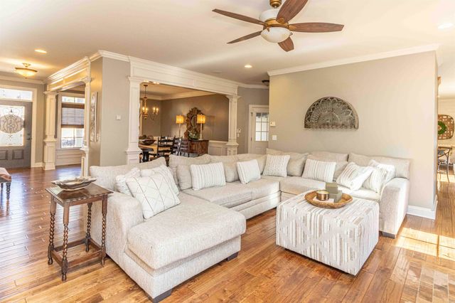 47 FAIRWAY PLACE PL, Selmer, TN 38375