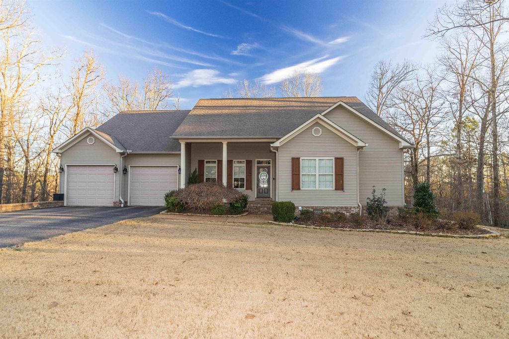 47 FAIRWAY PLACE PL, Selmer, TN 38375