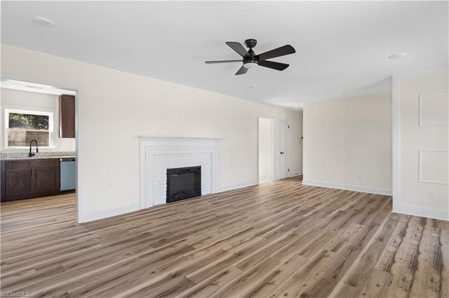 1009 BENJAMIN Parkway, Greensboro, NC 27408