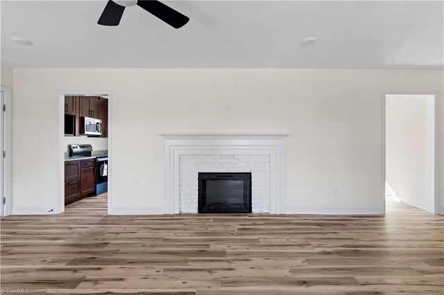 1009 BENJAMIN Parkway, Greensboro, NC 27408