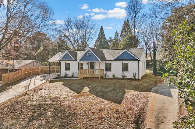 1009 BENJAMIN Parkway, Greensboro, NC 27408