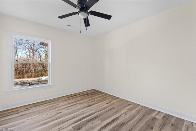 1009 BENJAMIN Parkway, Greensboro, NC 27408