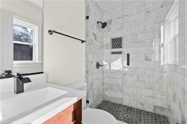 1009 BENJAMIN Parkway, Greensboro, NC 27408