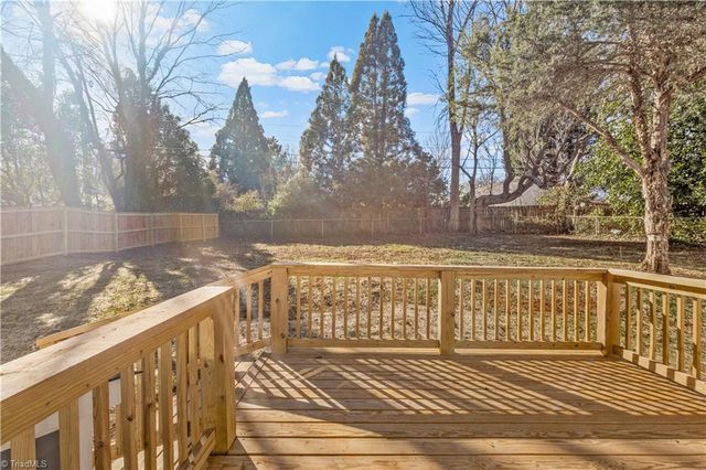 1009 BENJAMIN Parkway, Greensboro, NC 27408