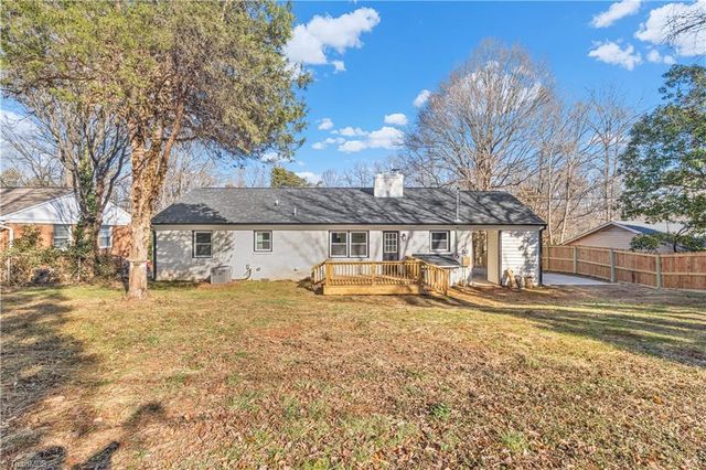 1009 BENJAMIN Parkway, Greensboro, NC 27408