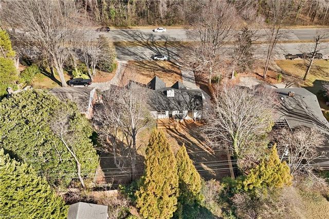 1009 BENJAMIN Parkway, Greensboro, NC 27408