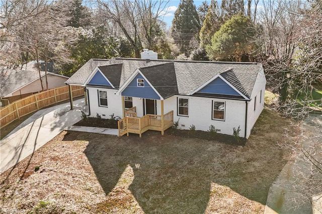 1009 BENJAMIN Parkway, Greensboro, NC 27408