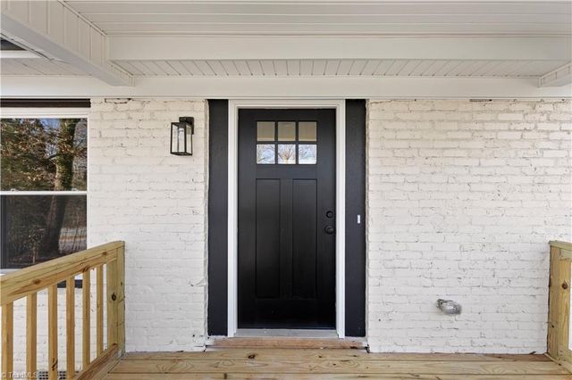 1009 BENJAMIN Parkway, Greensboro, NC 27408