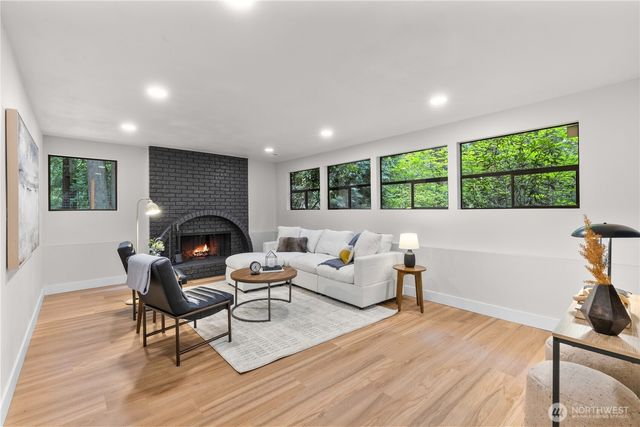 18126 NE 185th Place, Woodinville, WA 98077