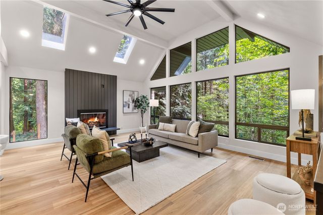 18126 NE 185th Place, Woodinville, WA 98077