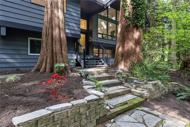 18126 NE 185th Place, Woodinville, WA 98077