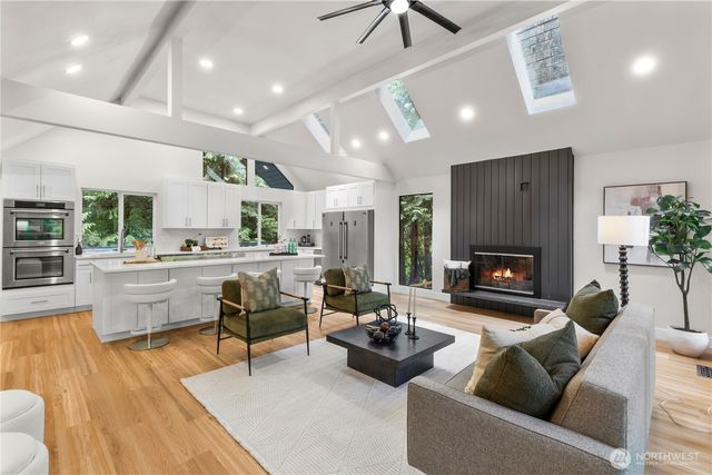 18126 NE 185th Place, Woodinville, WA 98077