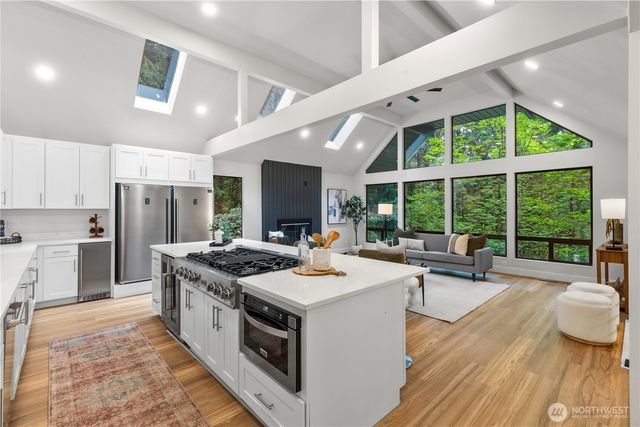 18126 NE 185th Place, Woodinville, WA 98077