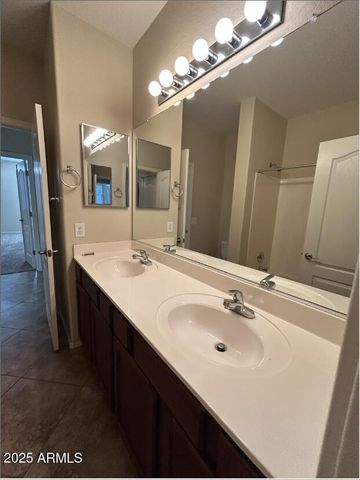 2747 E CLIFTON Avenue, Gilbert, AZ 85295