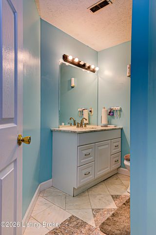 525 Shady Glen Cir, Shepherdsville, KY 40165