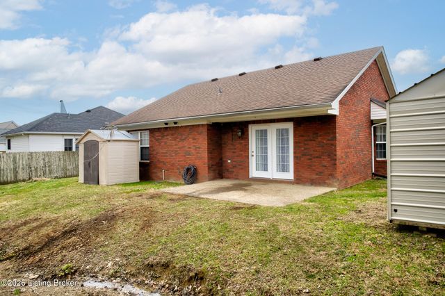 525 Shady Glen Cir, Shepherdsville, KY 40165