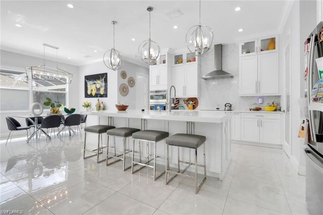 1086 21st ST SW, Naples, FL 34117