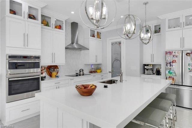 1086 21st ST SW, Naples, FL 34117